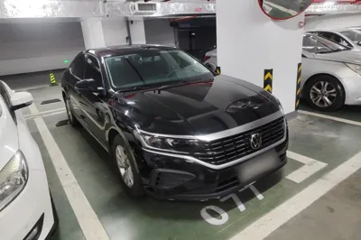 Volkswagen Passat 2025, 51500 км, за 16639 USD