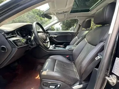 Audi A8 2019, 73000 км, за 39605.67 USD