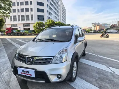 Nissan Livina · 2010 год