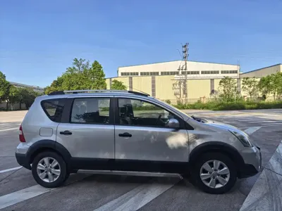 Nissan Livina 2010, 110000 км, за 2336.28 USD