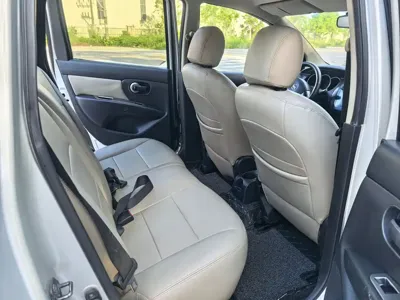 Nissan Livina 2010, 110000 км, за 2336.28 USD - фото 10