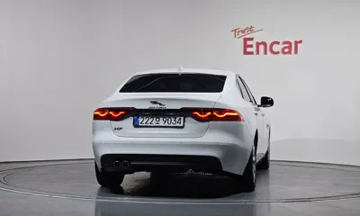 Jaguar XF 2016, 157195 км, за 4228.02 USD