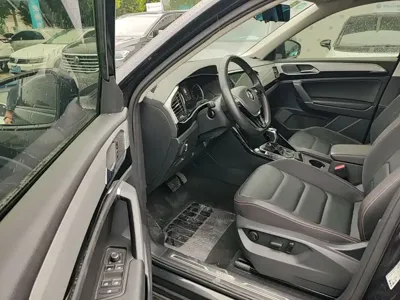 Volkswagen Tayron 2020, 62900 км, за 10932.69 USD - фото 16