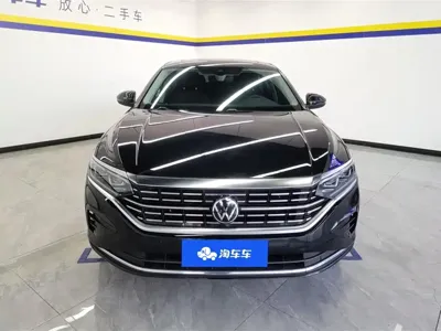 Volkswagen Passat 2022, 31400 км, за 18731.24 USD