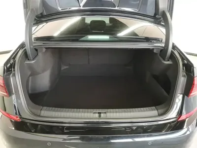 Volkswagen Passat 2022, 31400 км, за 18731.24 USD