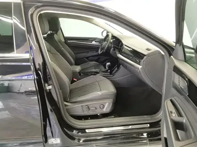 Volkswagen Passat 2022, 31400 км, за 18731.24 USD - фото 8