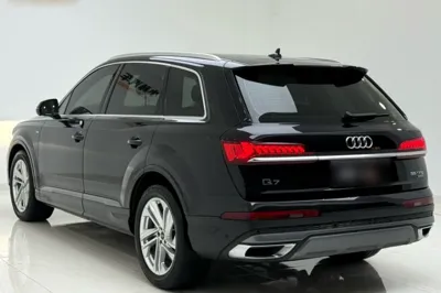 Audi Q7 2021, 71100 км, за 40984 USD
