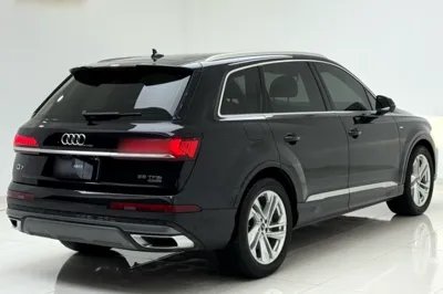 Audi Q7 2021, 71100 км, за 40984 USD - фото 6