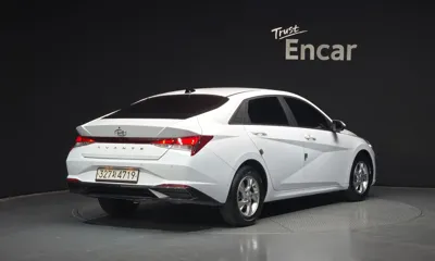 Hyundai Avante 2023, 69589 км, за 10175.09 USD