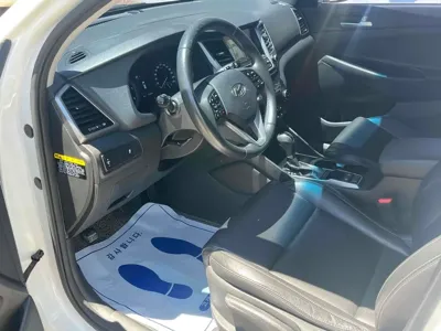 Hyundai Tucson 2018, 120000 км, за 9376.83 USD - фото 9