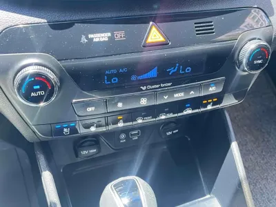 Hyundai Tucson 2018, 120000 км, за 9376.83 USD - фото 19