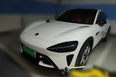 Xiaomi Auto YU7 · 2025 год