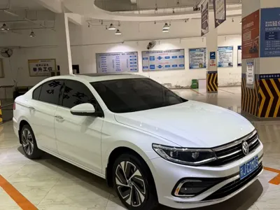 Volkswagen Bora 2023, 22000 км, за 12247.41 USD