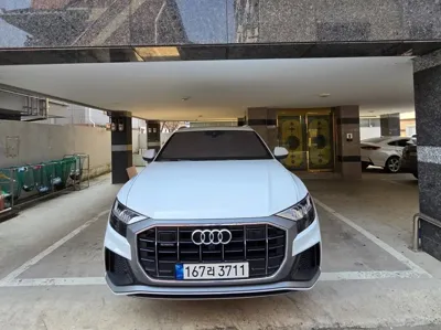 Audi Q8 · 2020 год