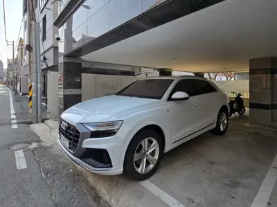 Audi Q8 2020, 99100 км, за 34201.97 USD