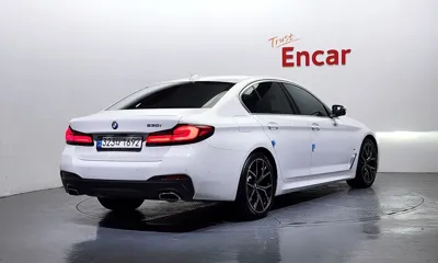 BMW 5-Series 2022, 46842 км, за 31564.07 USD