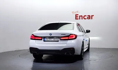 BMW 5-Series 2022, 46842 км, за 31564.07 USD