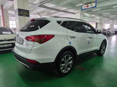 Hyundai Santafe 2013, 129000 км, за 6449.51 USD