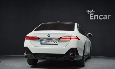 BMW 5-Series 2024, 12339 км, за 38289.01 USD