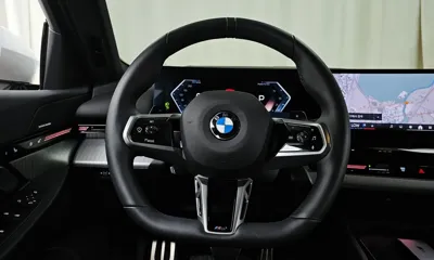 BMW 5-Series 2024, 12339 км, за 38289.01 USD - фото 13