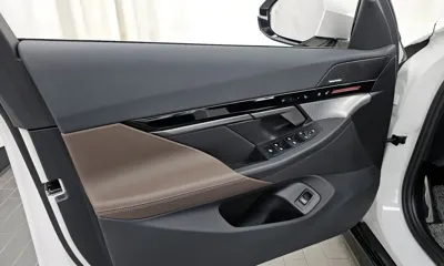 BMW 5-Series 2024, 12339 км, за 38289.01 USD - фото 24