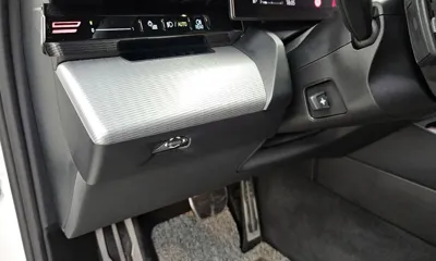 BMW 5-Series 2024, 12339 км, за 38289.01 USD - фото 26