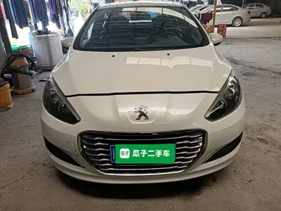 Peugeot 308 2015, 67100 км, за 2883.99 USD