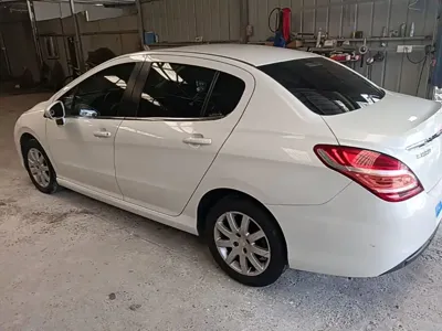 Peugeot 308 2015, 67100 км, за 2883.99 USD