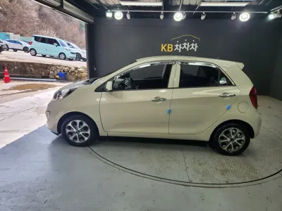 Kia Morning 2012, 122947 км, за 1885.2 USD