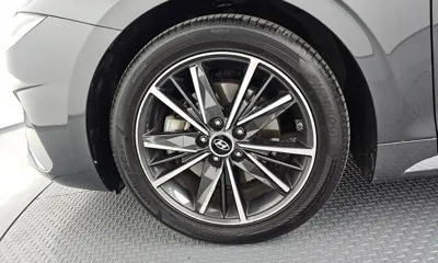 Hyundai Grandeur 2020, 125096 км, за 11376.19 USD