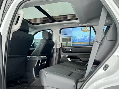 Toyota Sequoia 2023, 32000 км, за 102705.48 USD - фото 9