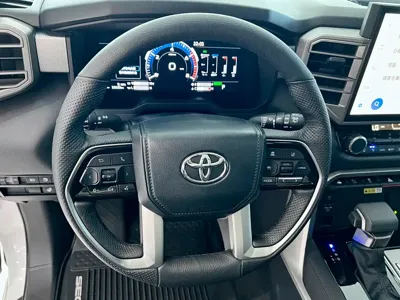Toyota Sequoia 2023, 32000 км, за 102705.48 USD - фото 15