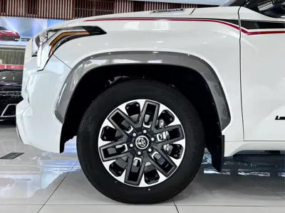 Toyota Sequoia 2023, 32000 км, за 102705.48 USD - фото 25
