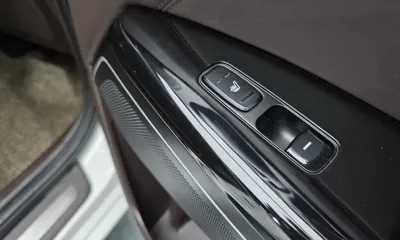 Kia K7 2017, 91447 км, за 8402.26 USD - фото 19
