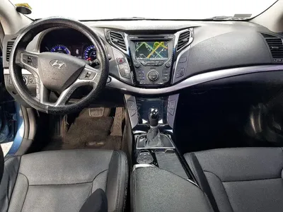 Hyundai i40 2012, 173131 км, за 2927.4 USD