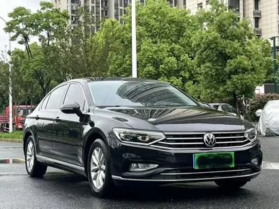 Volkswagen Magotan 2023, 78000 км, за 12735.86 USD