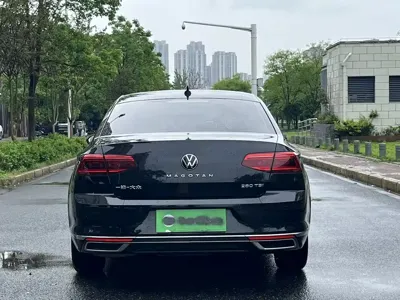 Volkswagen Magotan 2023, 78000 км, за 12735.86 USD