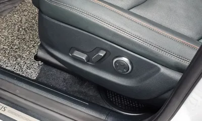 Genesis GV70 2022, 99368 км, за 20521.18 USD - фото 27