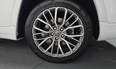 Jeep Cherokee 2022, 48120 км, за 32720.81 USD - фото 21