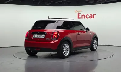 MINI Cooper 2018, 72807 км, за 7351.98 USD