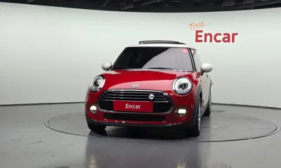 MINI Cooper 2018, 72807 км, за 7351.98 USD