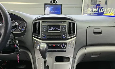 Hyundai Starex 2018, 95417 км, за 8192.93 USD - фото 18