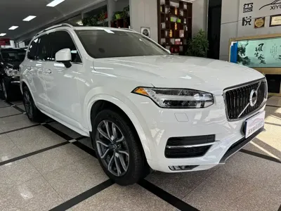 Volvo XC90 2016, 130000 км, за 16024.92 USD
