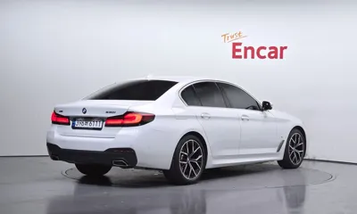 BMW 5-Series 2022, 21868 км, за 33876.24 USD