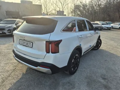 Kia Sorento 2025, 4700 км, за 65000.3 USD