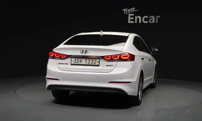 Hyundai Avante 2017, 174106 км, за 4293.52 USD