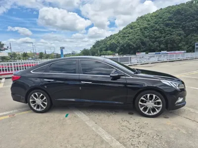 Hyundai Sonata 2015, 113613 км, за 5054.48 USD