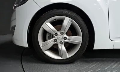 Hyundai Veloster 2014, 113191 км, за 3296.99 USD