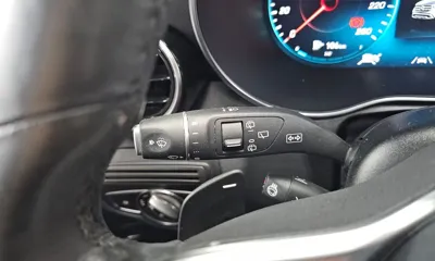 Mercedes-Benz GLC-Class 2021, 50011 км, за 25981.63 USD - фото 36