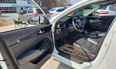 Kia K7 2016, 110456 км, за 7351.98 USD - фото 10